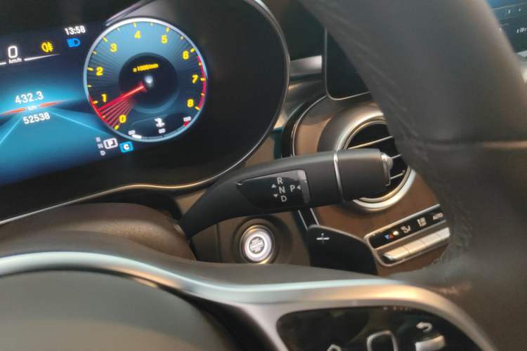 Used Mercedes-Benz GLC 2022 GLC 260 L 4MATIC Luxury Model Gear Lever