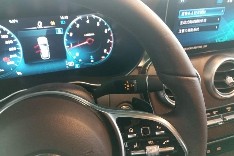 Used Mercedes-Benz GLC 2022 Facelift GLC 260 L 4MATIC Luxury Edition Gear Lever