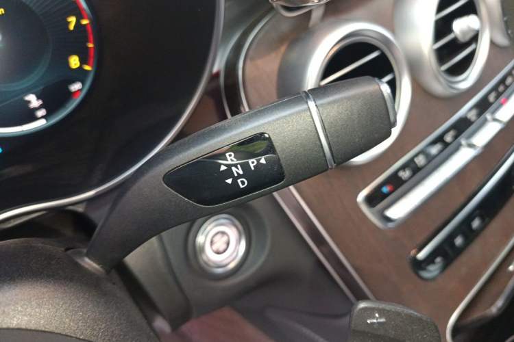 Used Mercedes-Benz GLC 2022 Refreshed GLC 300 L 4MATIC Dynamic Edition Gear Lever