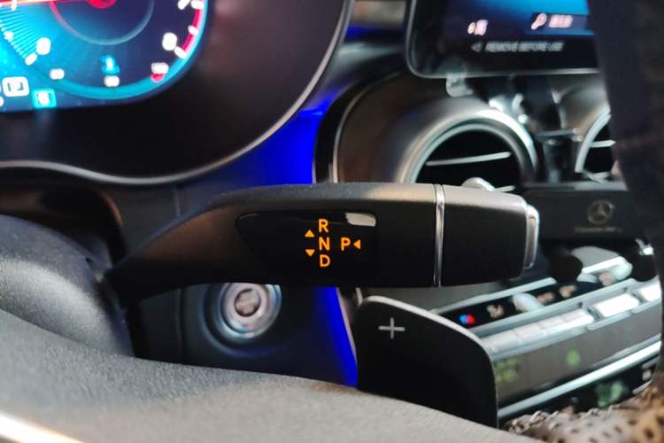 Used Mercedes-Benz GLC 2022 Second Facelift GLC 260 L 4MATIC Luxury Edition Gear Lever