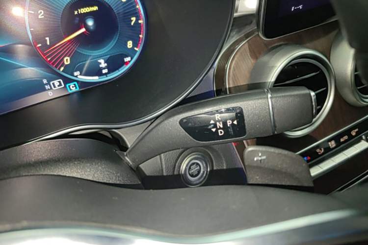 Used Mercedes-Benz GLC 2022 GLC 300 L 4MATIC Dynamic Model Gear Lever