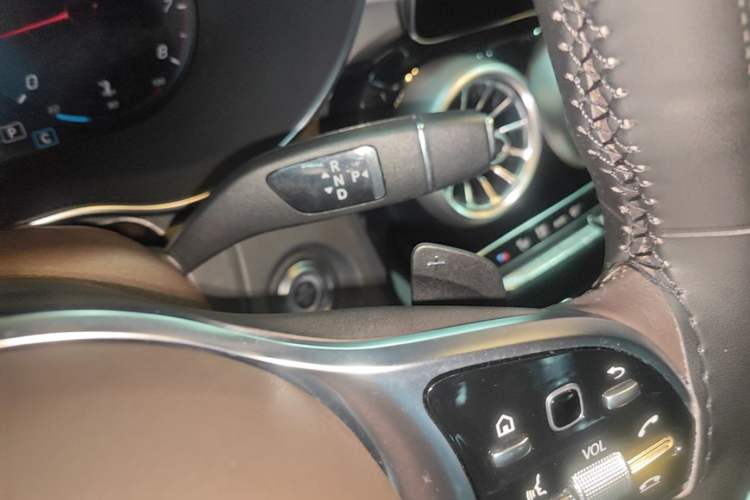 Used Mercedes-Benz GLC 2022 Facelifted GLC 260 L 4MATIC Dynamic Edition Gear Lever