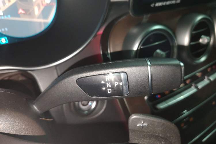 Used Mercedes-Benz GLC 2022 GLC 300 L 4MATIC Dynamic Model Gear Lever