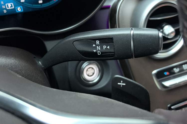 Used Mercedes-Benz GLC 2022 Second Facelift GLC 260 L 4MATIC Luxury Edition Gear Lever