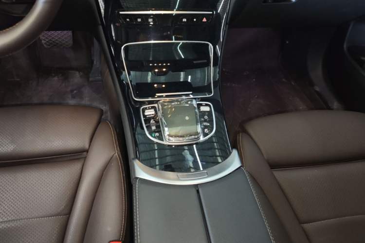 Used Mercedes-Benz GLC 2022 Facelifted GLC 260 L 4MATIC Dynamic Edition Gear Lever
