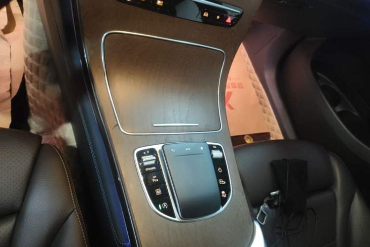 Used Mercedes-Benz GLC 2022 GLC 300 L 4MATIC Luxury Model Gear Lever