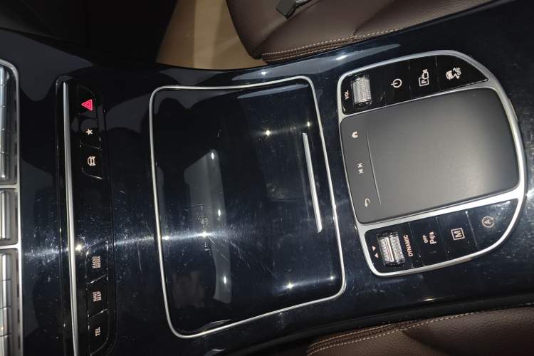 Used Mercedes-Benz GLC 2022 Second Facelift GLC 260 L 4MATIC Dynamic Edition Gear Lever