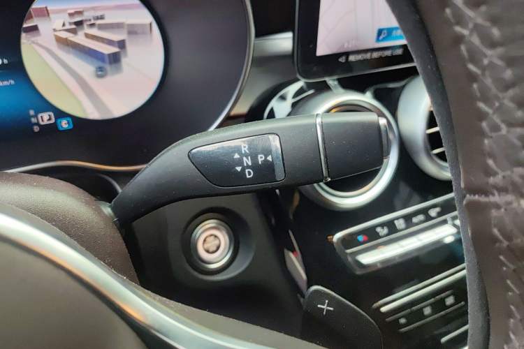 Used Mercedes-Benz GLC 2022 Facelifted GLC 260 L 4MATIC Dynamic Edition Gear Lever