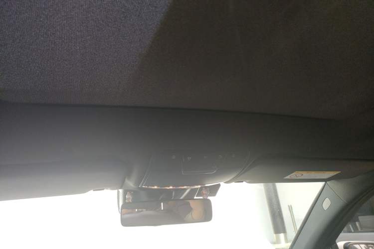 Used Mercedes-Benz GLC 2022 Refreshed GLC 300 L 4MATIC Dynamic Edition Headliner