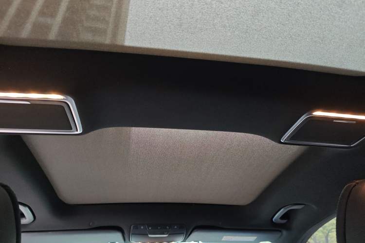 Used Mercedes-Benz GLC 2022 GLC 300 L 4MATIC Dynamic Edition Prestige Model Headliner