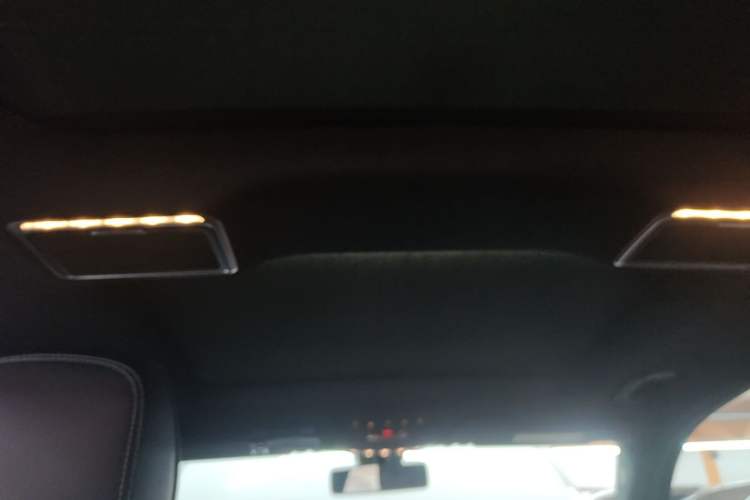 Used Mercedes-Benz GLC 2022 Second Facelift GLC 260 L 4MATIC Dynamic Edition Headliner