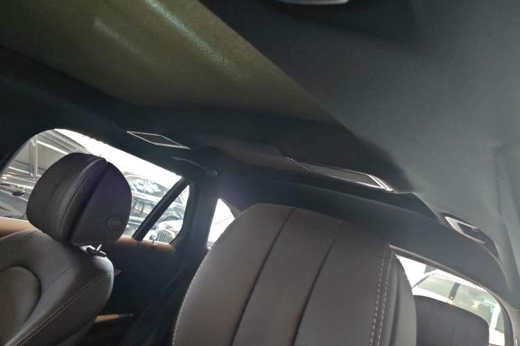 Used Mercedes-Benz GLC 2022 Facelifted GLC 260 L 4MATIC Dynamic Edition Headliner