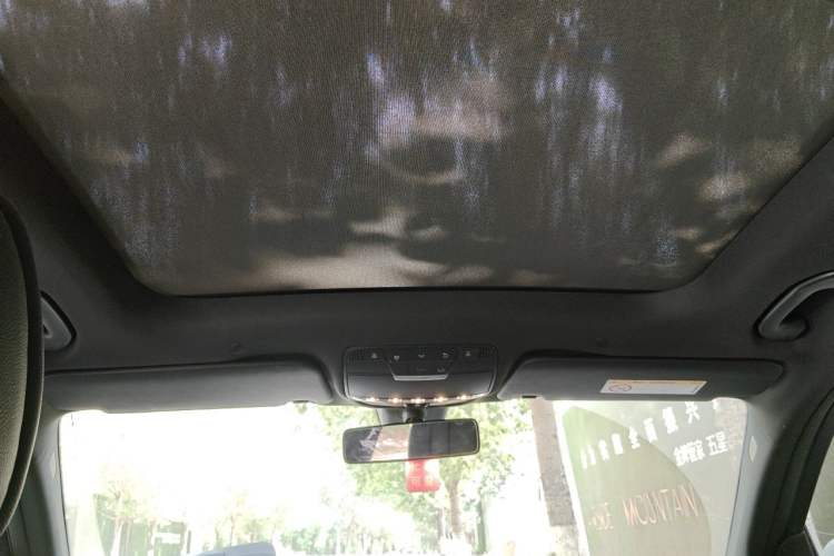 Used Mercedes-Benz GLC 2022 Second Facelift GLC 260 L 4MATIC Luxury Edition Headliner