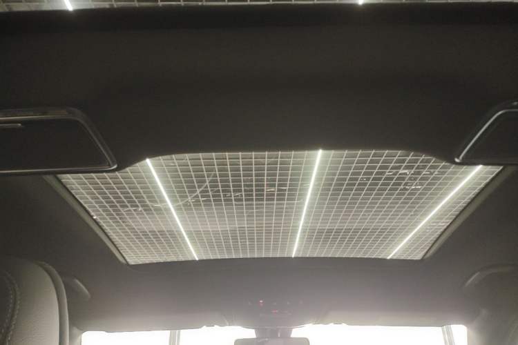 Used Mercedes-Benz GLC 2022 Facelifted GLC 260 L 4MATIC Dynamic Edition Headliner