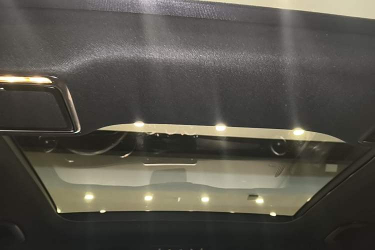 Used Mercedes-Benz GLC 2022 Facelifted GLC 260 L 4MATIC Dynamic Edition Headliner