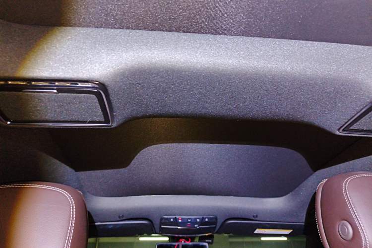 Used Mercedes-Benz GLC 2022 Facelifted GLC 260 L 4MATIC Dynamic Edition Headliner