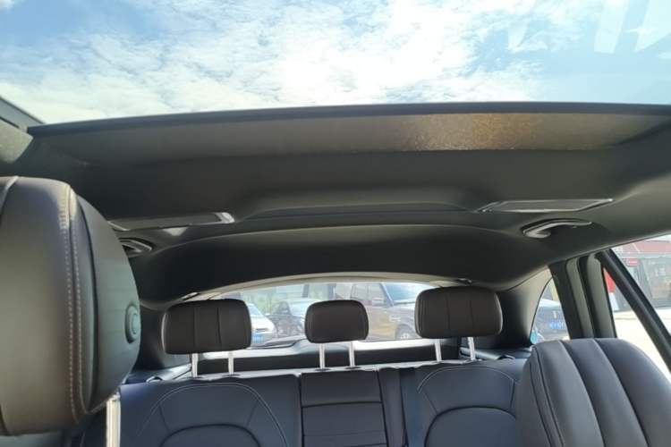 Used Mercedes-Benz GLC 2022 Facelift GLC 260 L 4MATIC Luxury Edition Headliner