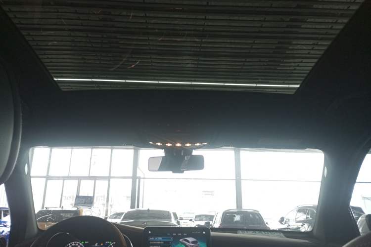 Used Mercedes-Benz GLC 2022 Facelift GLC 260 L 4MATIC Luxury Edition Headliner