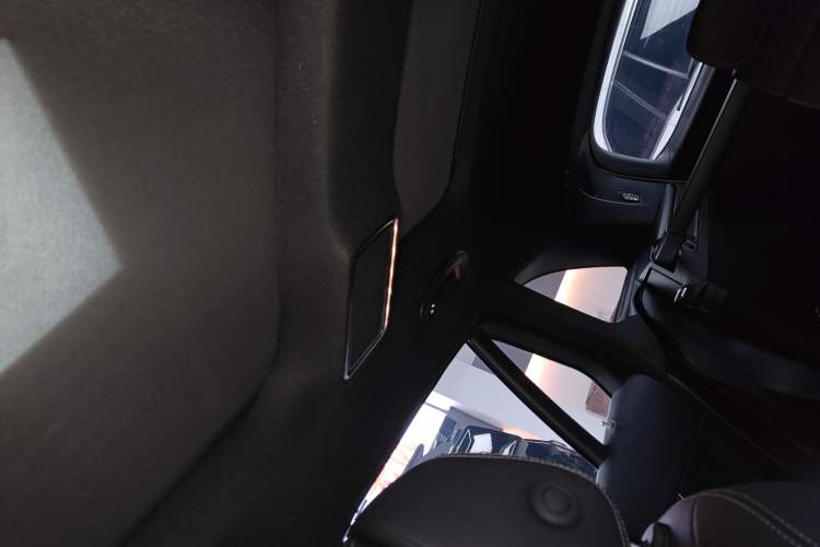 Used Mercedes-Benz GLC 2022 Refreshed GLC 300 L 4MATIC Dynamic Edition Prestige Version Headliner