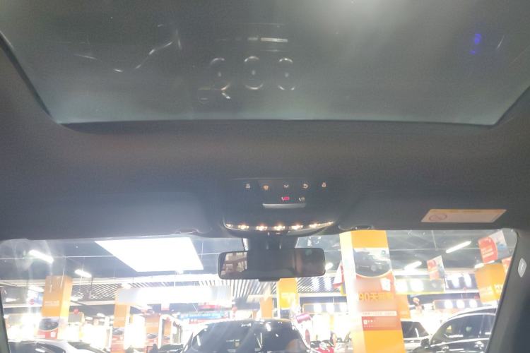 Used Mercedes-Benz GLC 2022 Facelift GLC 260 L 4MATIC Luxury Edition Headliner