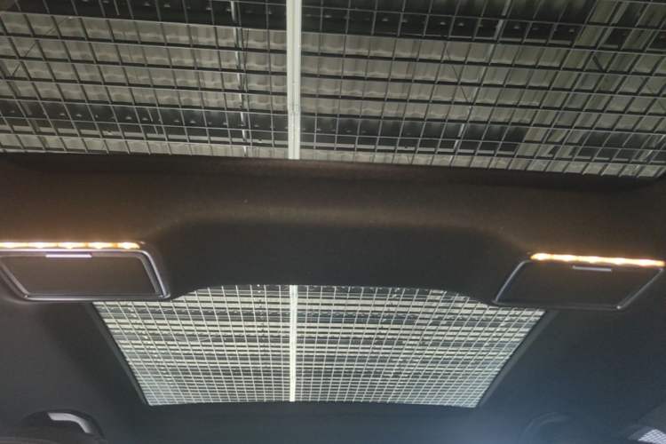 Used Mercedes-Benz GLC 2022 Facelifted GLC 260 L 4MATIC Dynamic Edition Headliner