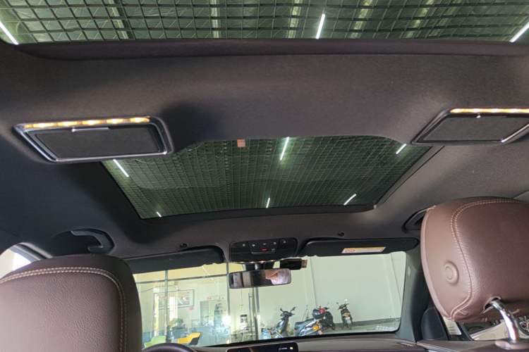 Used Mercedes-Benz GLC 2022 Facelifted GLC 260 L 4MATIC Dynamic Edition Headliner
