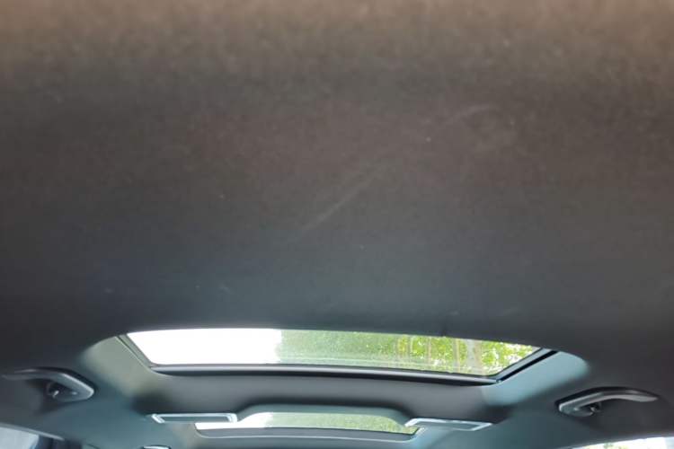 Used Mercedes-Benz GLC 2022 Facelifted GLC 260 L 4MATIC Dynamic Edition Headliner
