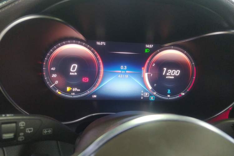 Used Mercedes-Benz GLC 2022 Second Facelift GLC 260 L 4MATIC Luxury Edition Instrument Cluster