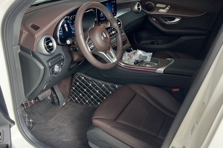 Used Mercedes-Benz GLC 2022 Second Facelift GLC 260 L 4MATIC Luxury Edition Interior 1