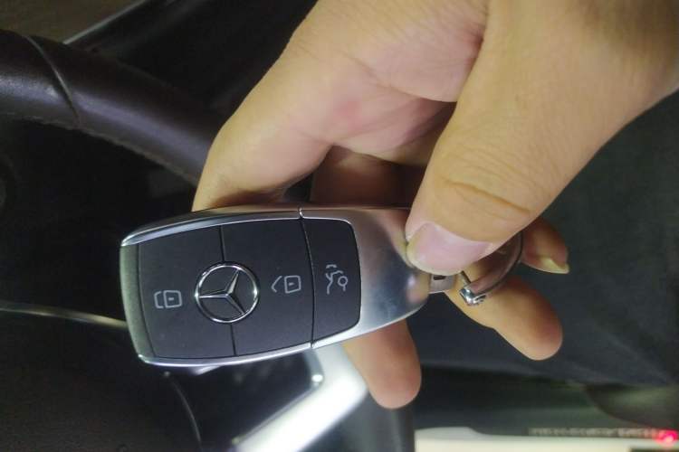 Used Mercedes-Benz GLC 2022 Second Facelift GLC 260 L 4MATIC Luxury Edition Interior 1