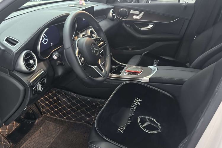 Used Mercedes-Benz GLC 2022 Second Facelift GLC 260 L 4MATIC Luxury Edition Interior 1