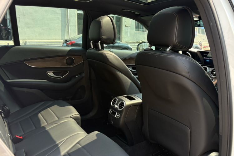 Used Mercedes-Benz GLC 2022 Facelift GLC 260 L 4MATIC Luxury Edition Interior 1