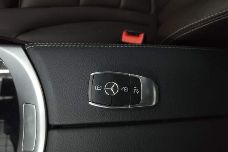 Used Mercedes-Benz GLC 2022 Facelifted GLC 260 L 4MATIC Dynamic Edition Interior 1