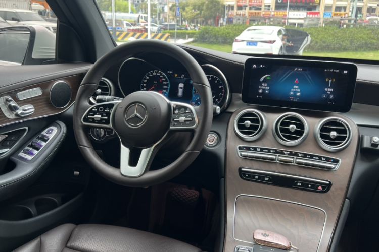 Used Mercedes-Benz GLC 2022 Second Facelift GLC 260 L 4MATIC Luxury Edition Interior 1