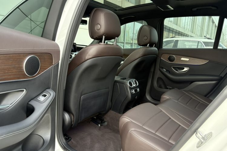 Used Mercedes-Benz GLC 2022 Facelift GLC 260 L 4MATIC Luxury Edition Interior 2