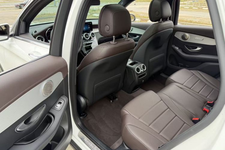 Used Mercedes-Benz GLC 2022 Facelifted GLC 260 L 4MATIC Dynamic Edition Interior 2