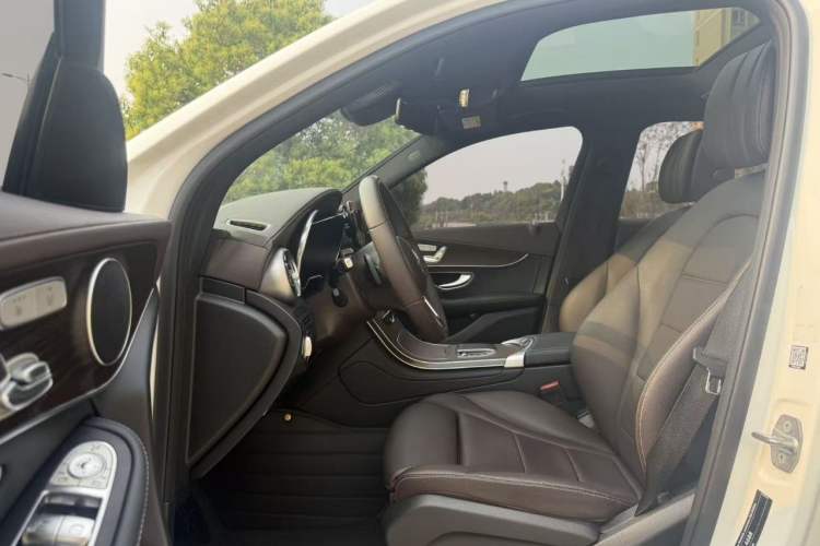 Used Mercedes-Benz GLC 2022 GLC 300 L 4MATIC Dynamic Edition Prestige Model Interior 2