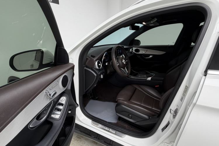 Used Mercedes-Benz GLC 2022 Facelifted GLC 260 L 4MATIC Dynamic Edition Interior 2