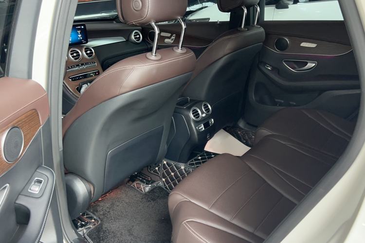 Used Mercedes-Benz GLC 2022 Second Facelift GLC 260 L 4MATIC Luxury Edition Interior 2