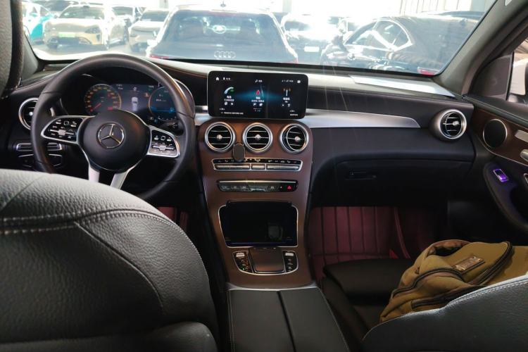 Used Mercedes-Benz GLC 2022 Facelift GLC 300 L 4MATIC Luxury Edition Interior 2