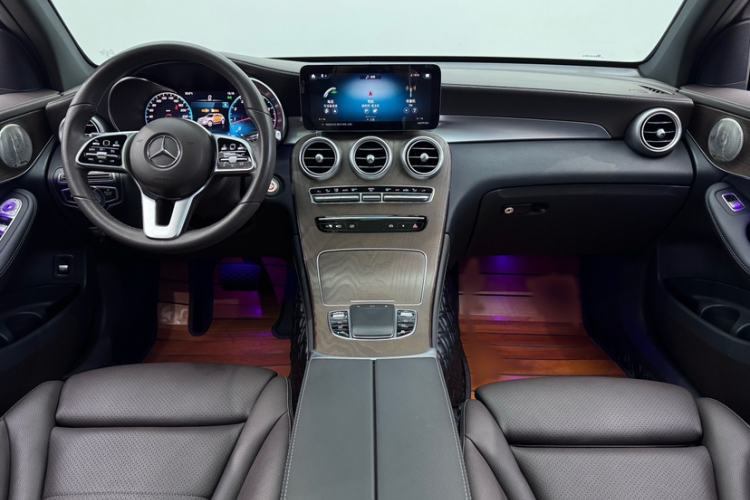 Used Mercedes-Benz GLC 2022 Refreshed GLC 300 L 4MATIC Dynamic Edition Interior 2