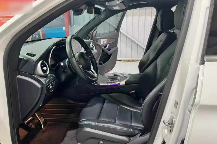 Used Mercedes-Benz GLC 2022 Refreshed GLC 300 L 4MATIC Dynamic Edition Interior 2