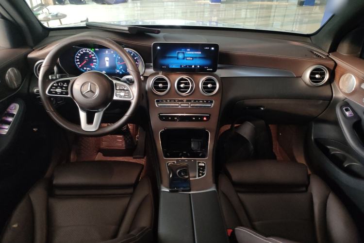 Used Mercedes-Benz GLC 2022 GLC 300 L 4MATIC Dynamic Model Interior 2