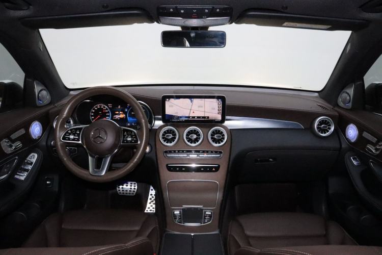 Used Mercedes-Benz GLC 2022 Second Facelift GLC 260 L 4MATIC Luxury Edition Interior 3