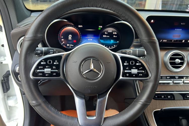 Used Mercedes-Benz GLC 2022 Refreshed GLC 300 L 4MATIC Dynamic Edition Prestige Version Interior 3