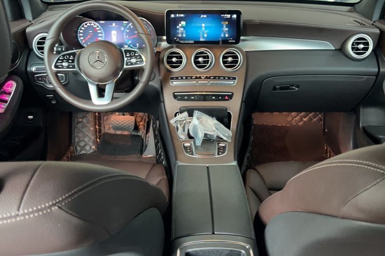 Used Mercedes-Benz GLC 2022 Second Facelift GLC 260 L 4MATIC Luxury Edition Interior 3