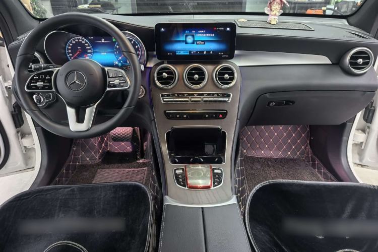 Used Mercedes-Benz GLC 2022 Second Facelift GLC 260 L 4MATIC Luxury Edition Interior 3