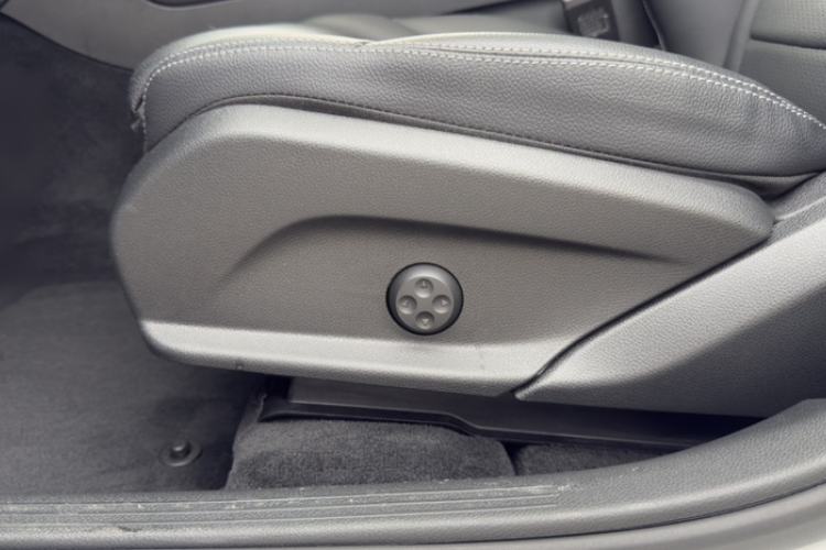 Used Mercedes-Benz GLC 2022 Refreshed GLC 300 L 4MATIC Dynamic Edition Prestige Version Interior 4