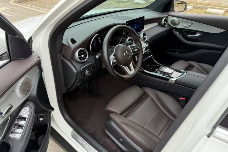 Used Mercedes-Benz GLC 2022 Facelifted GLC 260 L 4MATIC Dynamic Edition Interior 4