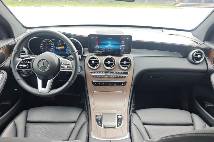 Used Mercedes-Benz GLC 2022 Refreshed GLC 300 L 4MATIC Dynamic Edition Prestige Version Interior 4